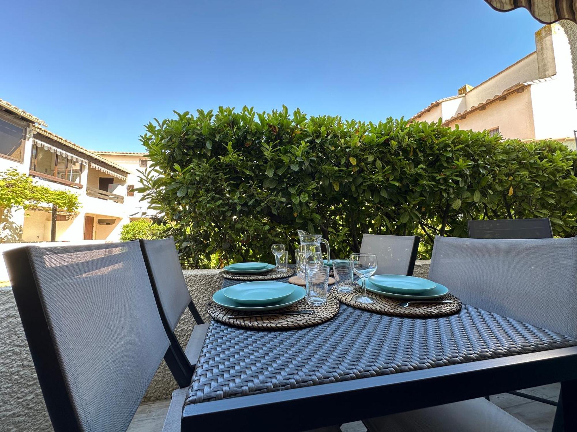 Appartement Climatise Avec Chambre Et Parking Privatif Locations Vld Camargue Saintes-Maries-de-la-Mer Exterior foto